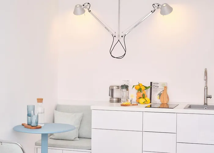 Old Town Hideaway - Cozy House Split