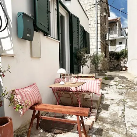 Old Town Hideaway - Cozy House