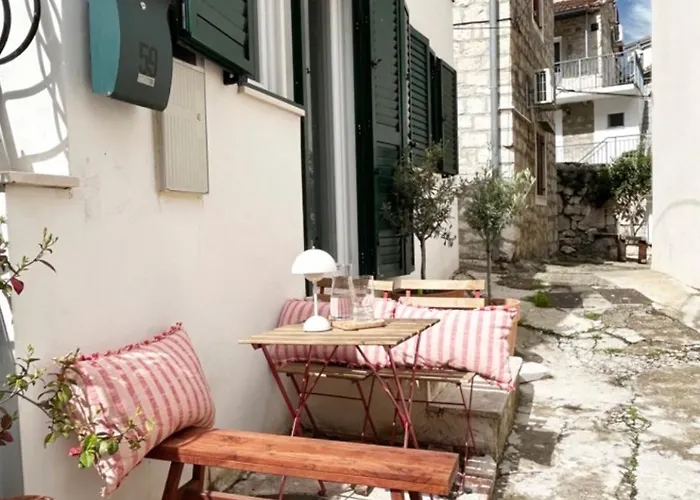 Old Town Hideaway - Cozy House